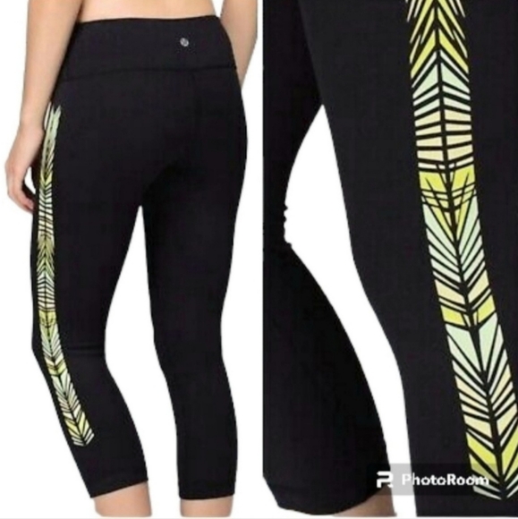 🌟3 For $15 SALE🌟Lululemon Athletica Wunder Under Tribal Full On Luon Leggings - Picture 2 of 7